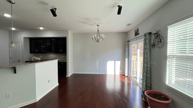 Photo - 421 Durants Neck Ln