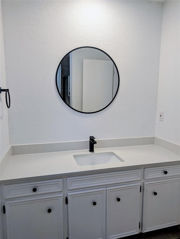 Photo - 905 E 51st St Unidad 103