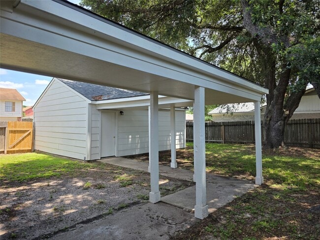 11350 Raven View Dr