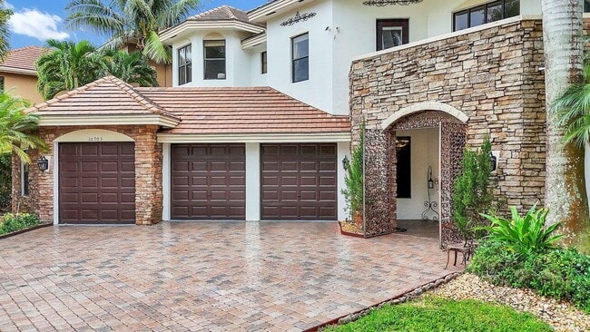 Photo - 10703 Versailles Blvd