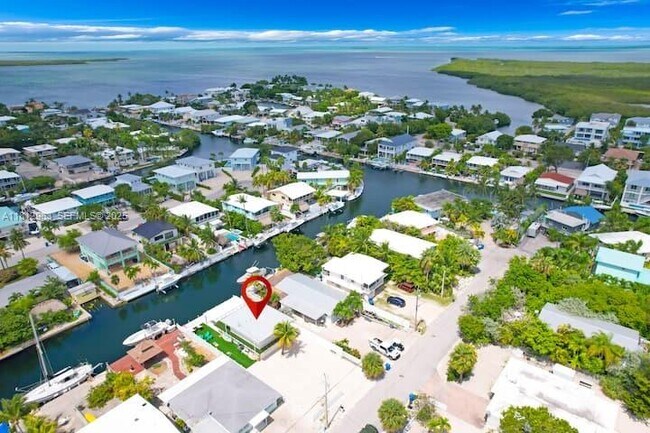 Building Photo - 125 Gardenia St