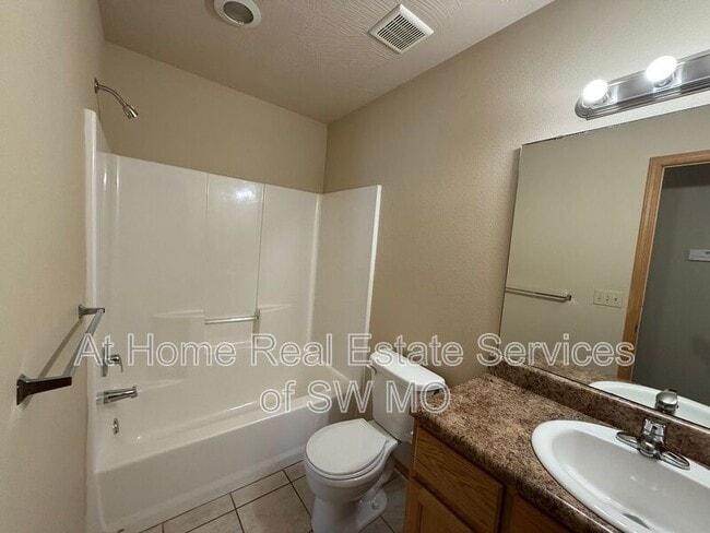 Photo - 1947 S Farm Rd 123