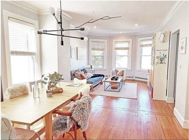 Building Photo - 118 Franklin St Unit 3 Rental