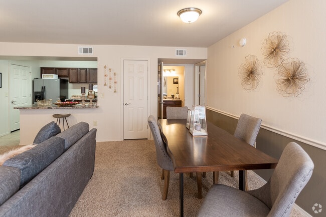1BR, 1BA 856SF