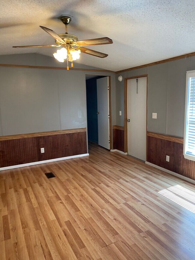 Photo - 2bd/1ba - Plain Dealing - Ready NOW!