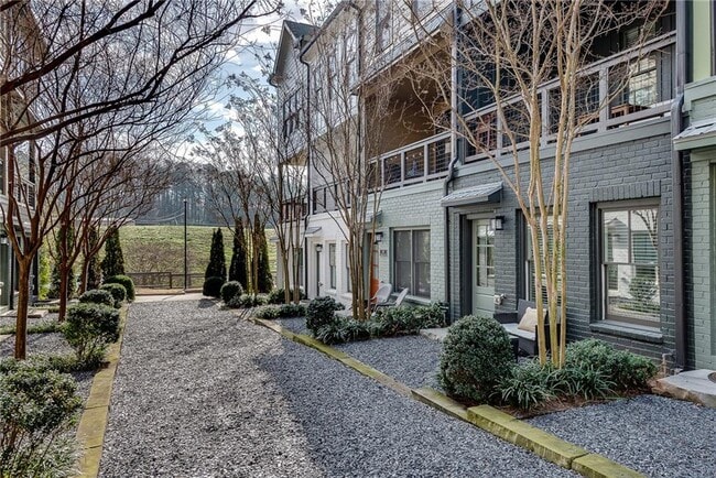 Photo - 768 Aerial Way