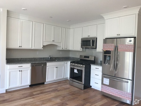 Building Photo - 1008 Tremont St Unit 2 Rental