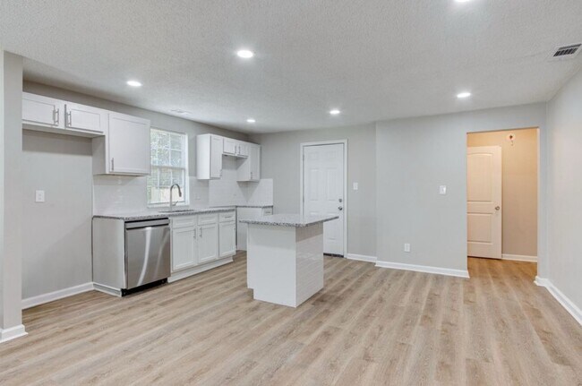 2904 Barron Ave
