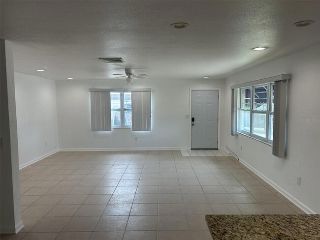 365 Capri Blvd