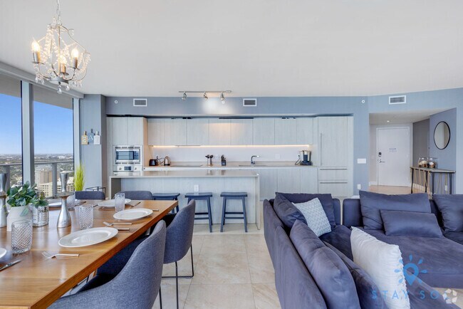 Building Photo - 4111 S Ocean Dr Unit ID1227432P Rental