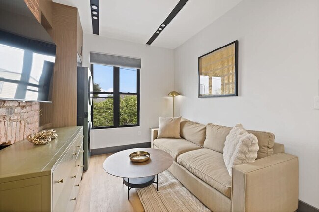 Building Photo - 115 Franklin St