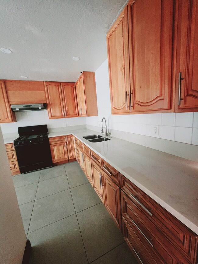 Photo - 2162 W Brownwood Ave Unit 2162 W Brownwood Ave #3