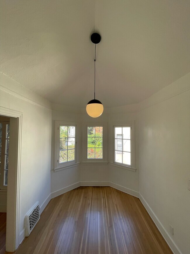 Dining Room - 2076 Paramount Dr