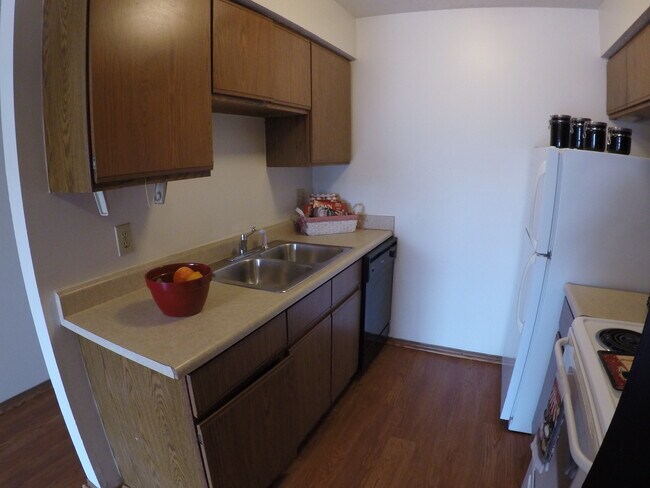 Kitchen - 248 Marsteller St