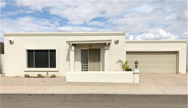 Building Photo - 1002 E Michelle Dr Rental