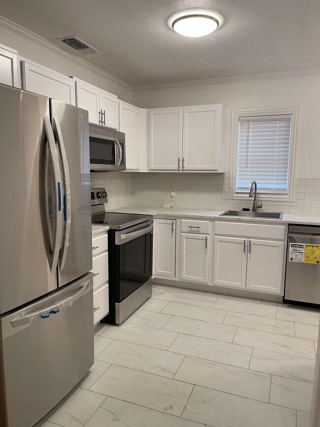 Photo - 2421 25th St