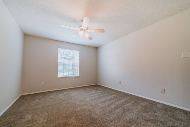 Kingswood Apartments