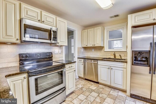 Photo - 214 E Monroe Ave