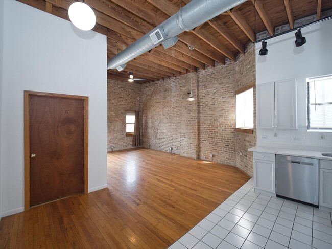 2849 W Belmont Ave Unit 2F