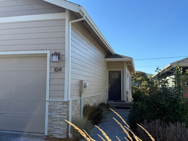 Photo - 2 Bedroom Townhouse For Rent In White Salmon