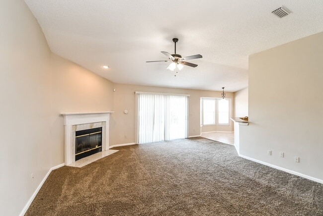 Photo - 413 Cottage Cove Ct