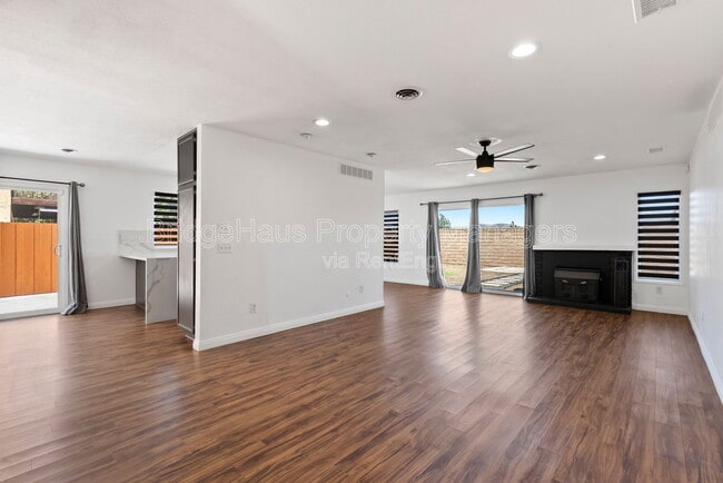 Photo - 11004 Collinwood Dr