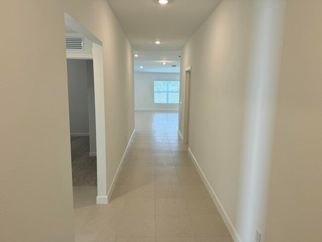 Photo - 10509 NW Suncrest Lp