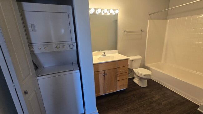 Bathroom - Jefferson Block Apartments