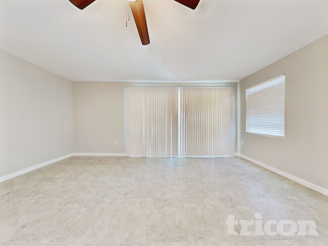 Photo - 30094 W Clarendon Ave