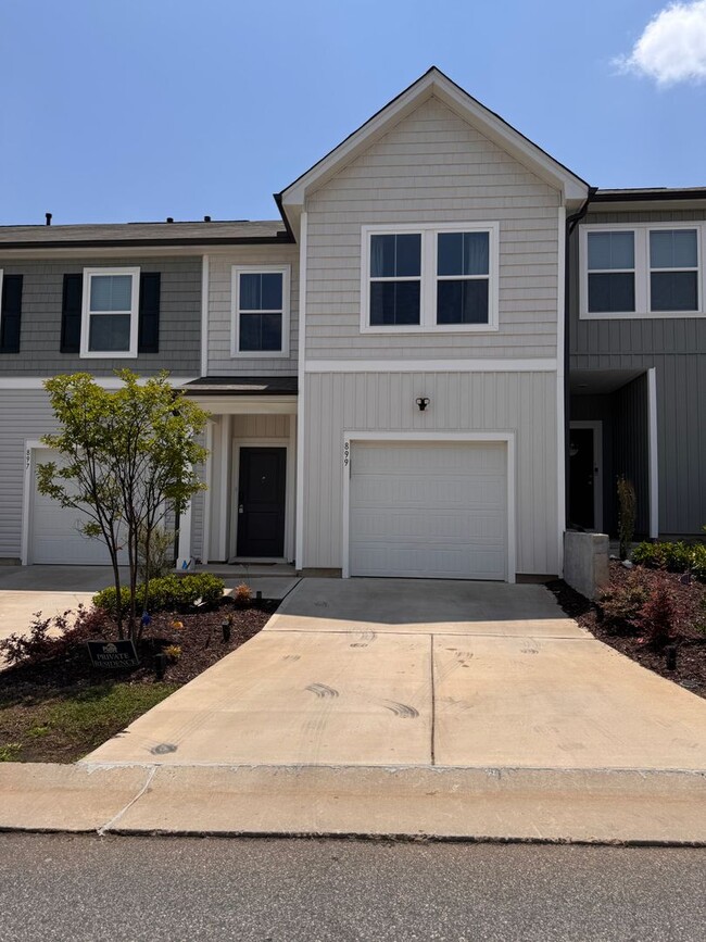 3BR 2.5BA Townhome - 3BR 2.5BA Townhome