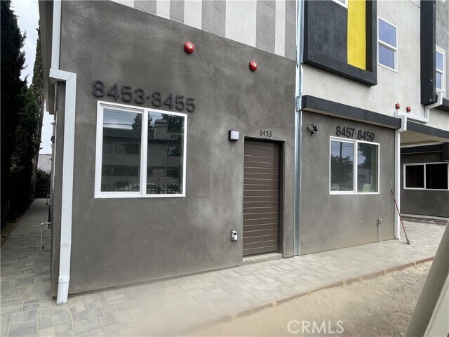 8457 Langdon Ave