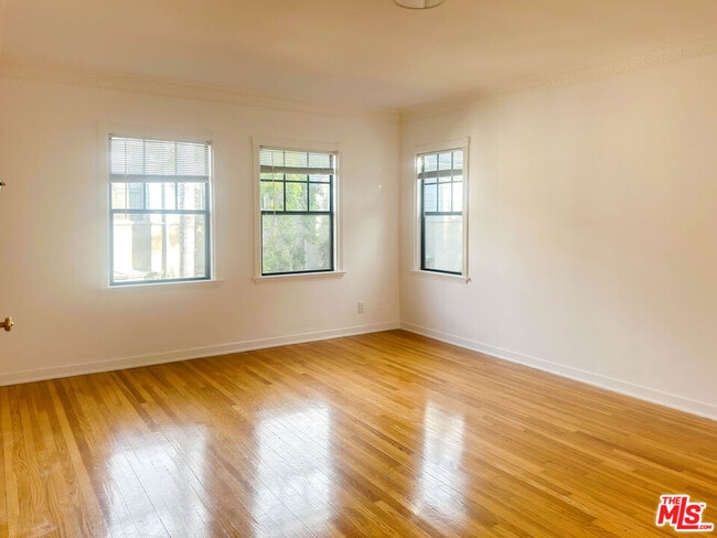 Photo - 1449 N Alta Vista Blvd