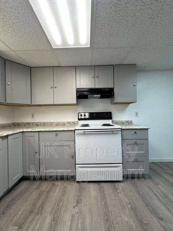 Photo - 1122 1st Ave SW