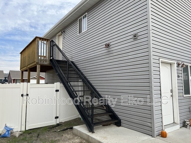Building Photo - 279 Country Club Pkwy Unit 2B