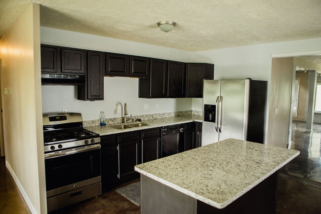 Photo - 3321 N Kinser Pike