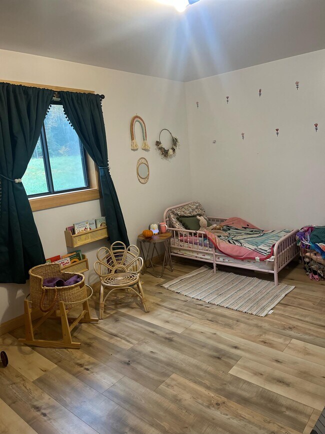 Photo - 725 Bacon Rd