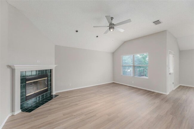 Photo - 8129 Hawick Dr