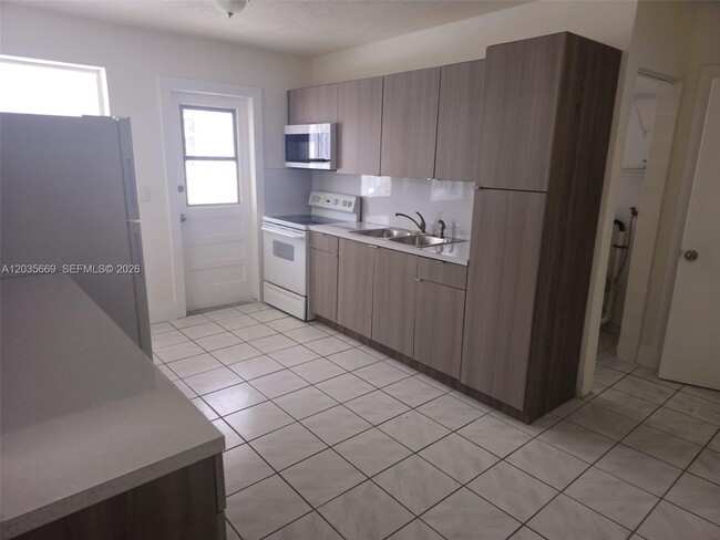 Photo - 2521 NW 13th Ave Unidad 2521