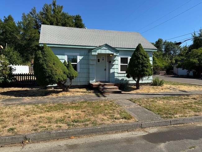 Building Photo - 1606 Ash Ave