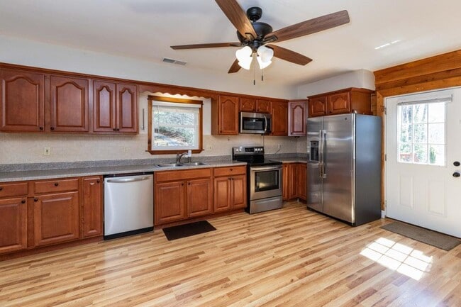 Photo - 88 Laurel Cove