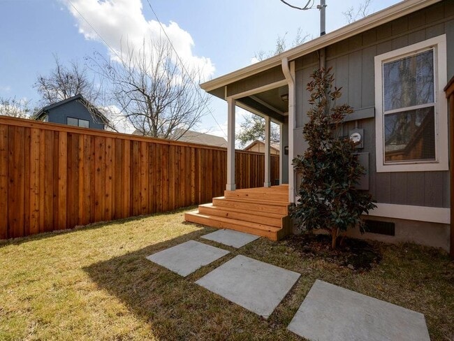 Photo - 2106 Holly St