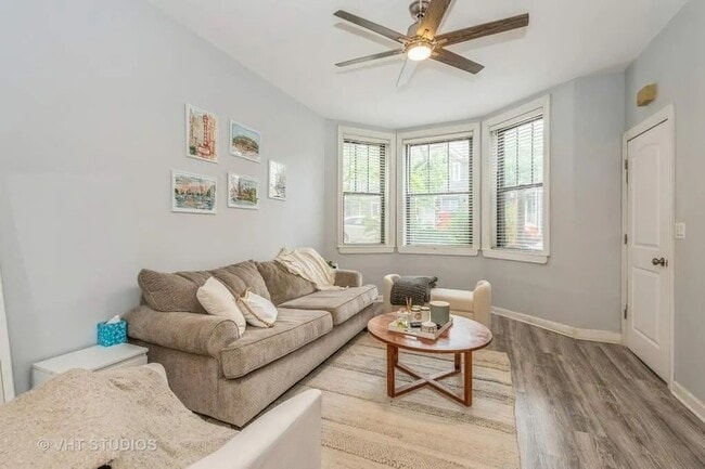 Photo - 1140 W Roscoe St Unidad G