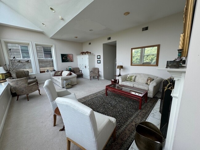 Photo - 132 Boylston St Unit 5