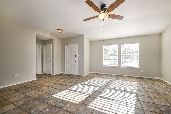 Photo - 2027 Northridge Dr