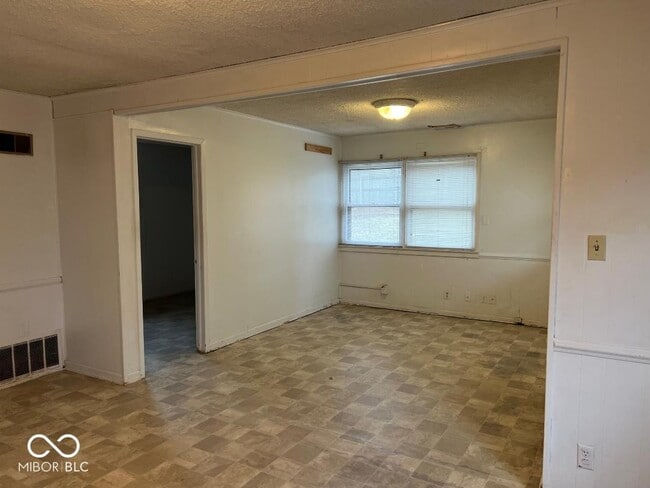 Photo - 741 N Rangeline Rd