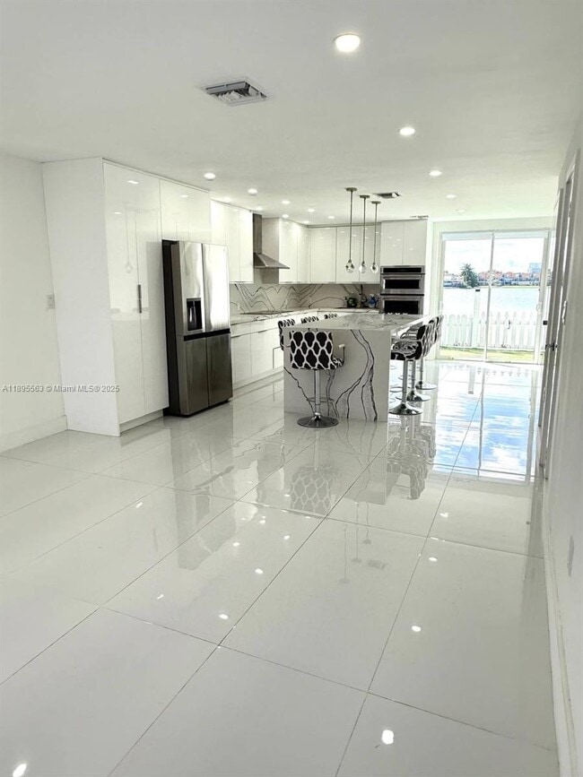 Photo - 10730 NW 7th St