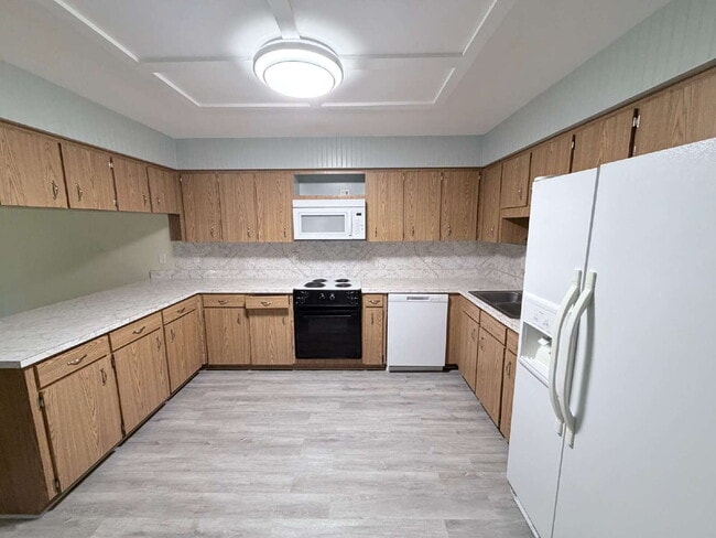 3213 Julia Ct