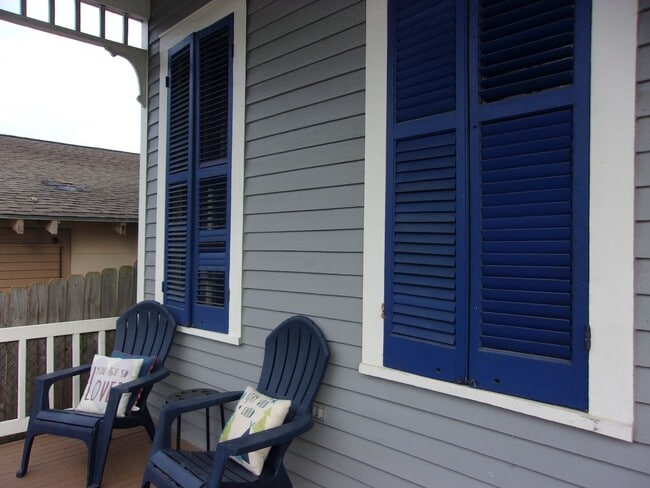 Photo - 5214 Avenue R
