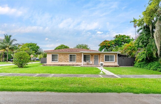 Photo - 1832 SW 62nd Pl House