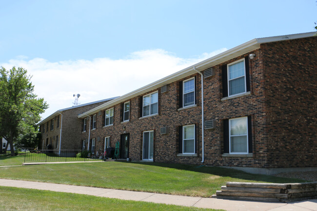 Parkwood Apartments - Parkwood Apartments
